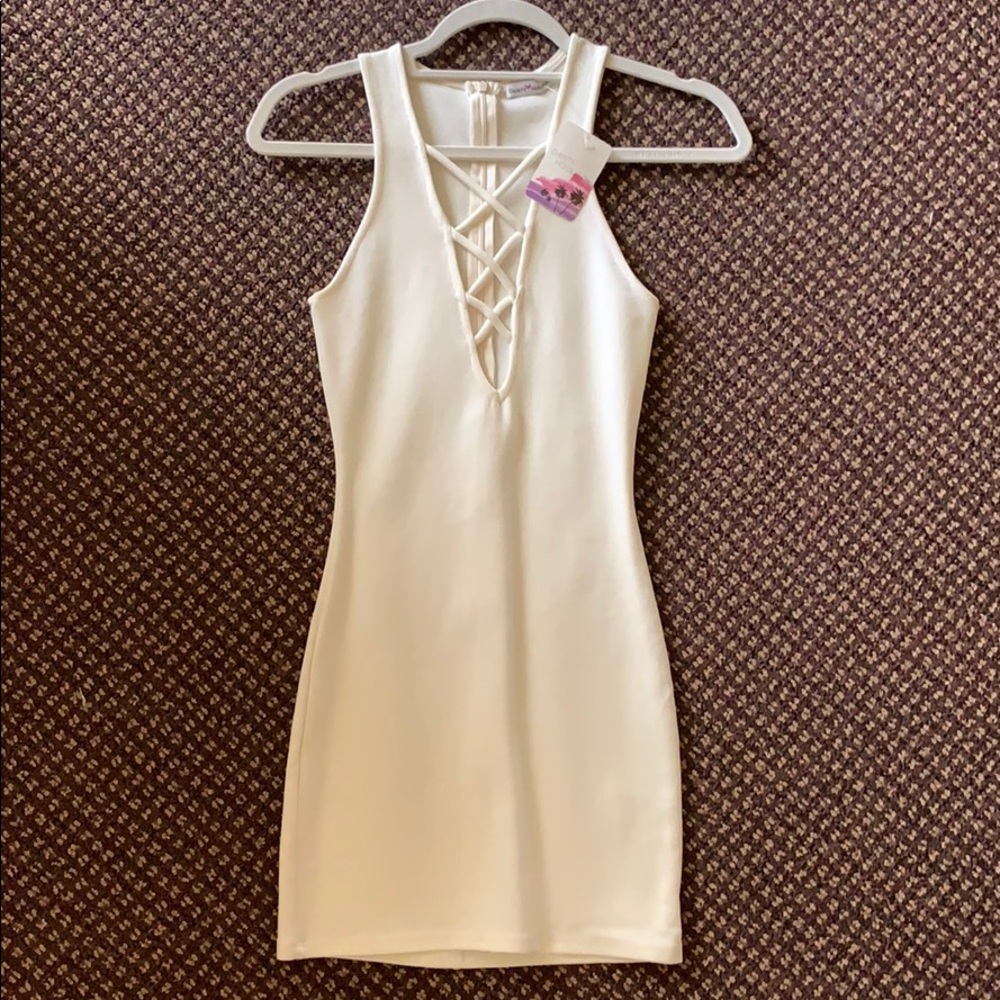 White bodycon dress
